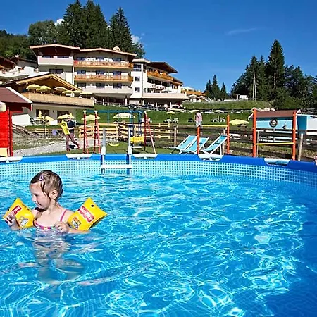 Hotel Berghof 4*