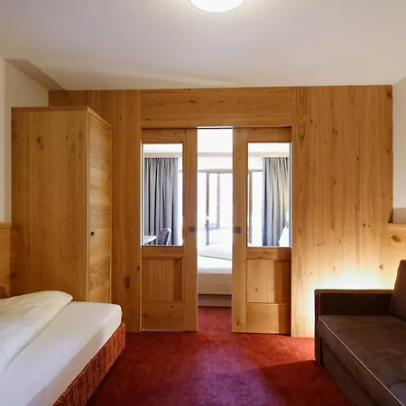 Отель Berghof 4*