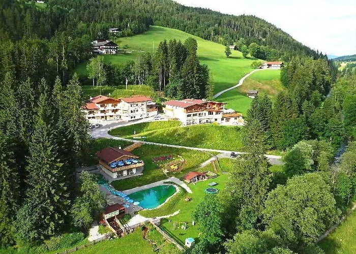 Berghof Hotell 4*